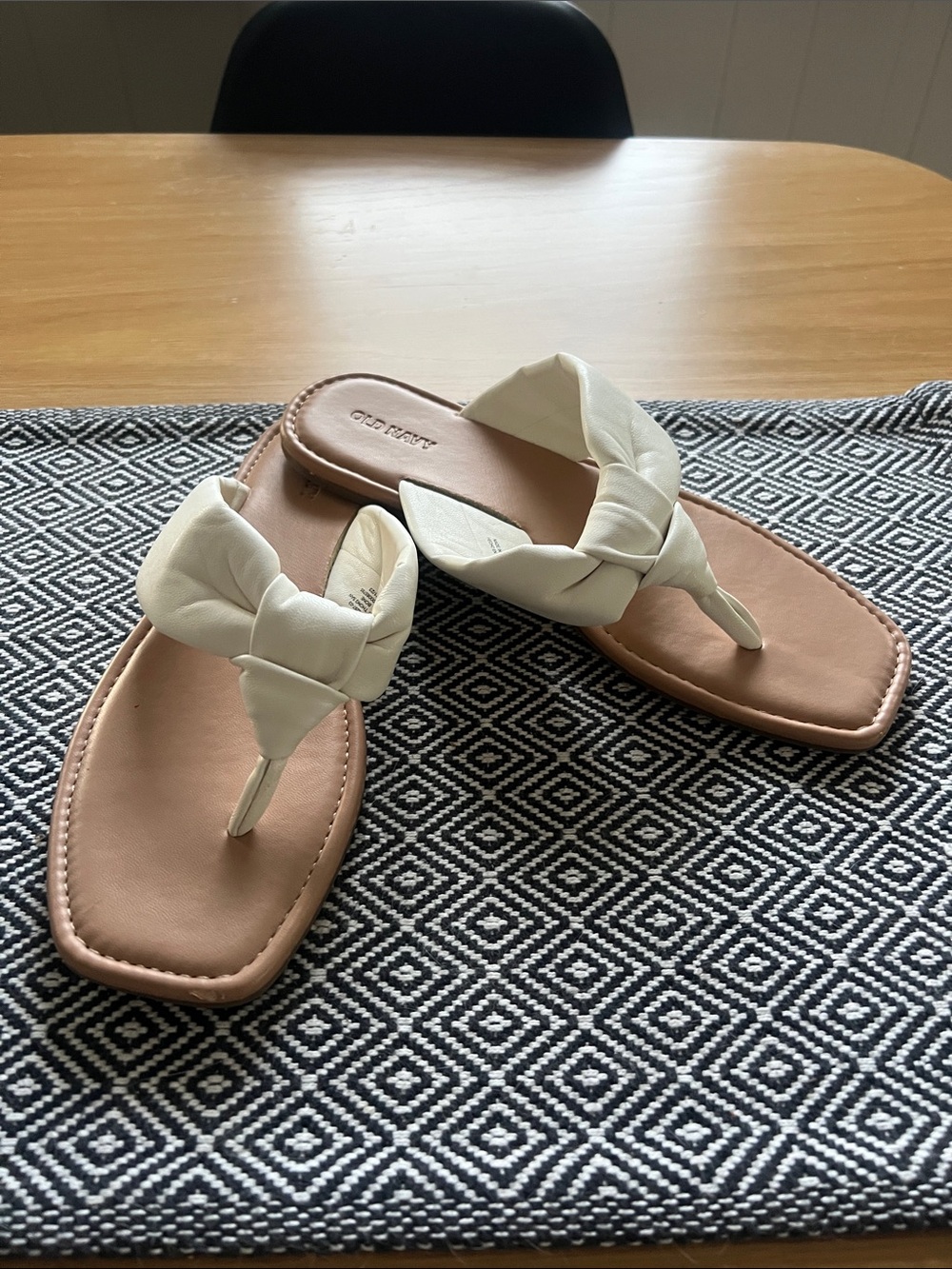Old Navy Puffy Flip Flop
